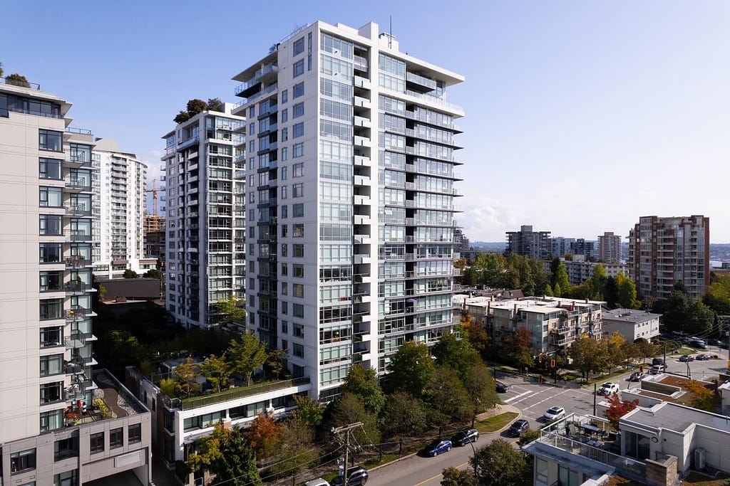 608 1320 Chesterfield Avenue, North Vancouver