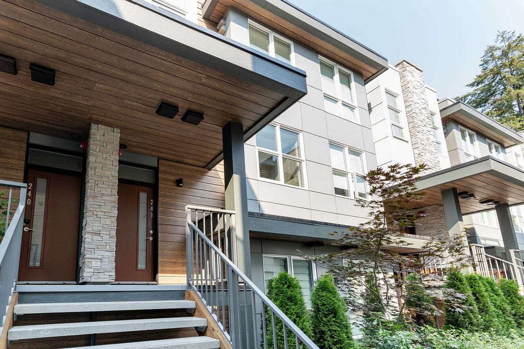 241 2060 Curling Road, North Vancouver