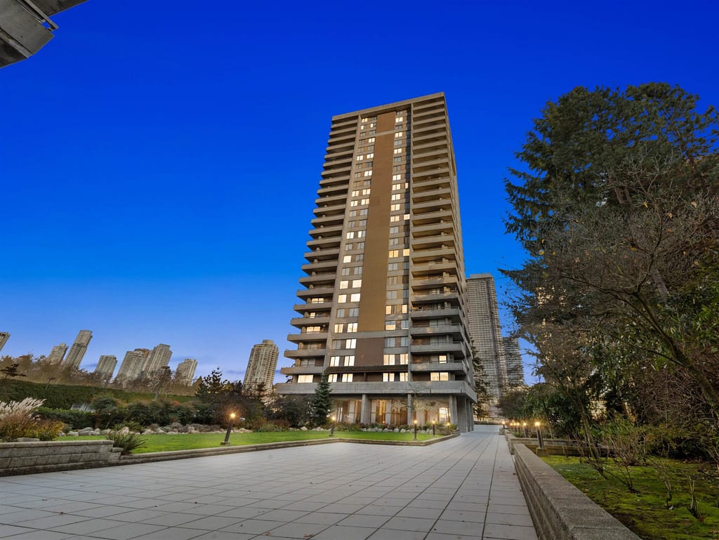 1805 3755 Bartlett Court, Burnaby North