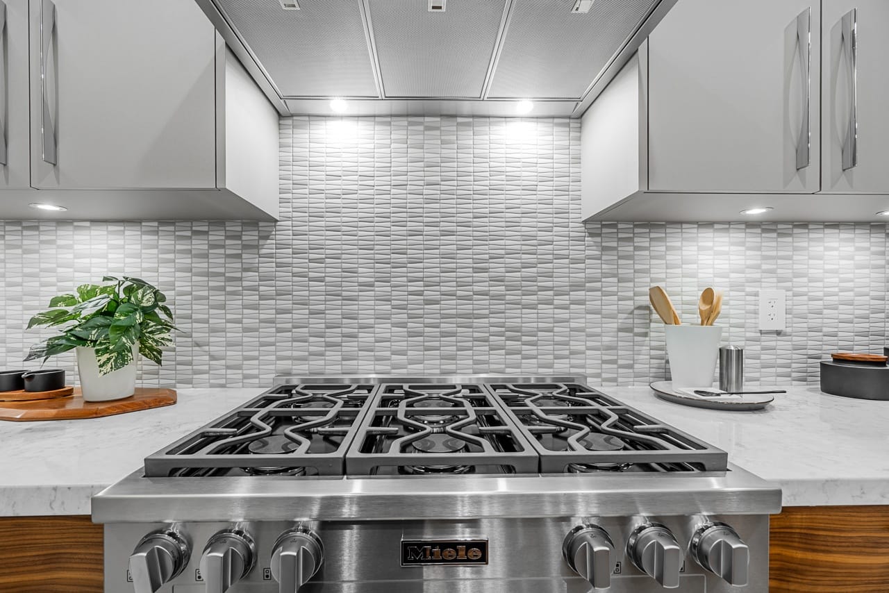495-Gordon-Avenue-West-Vancouver-16-2250