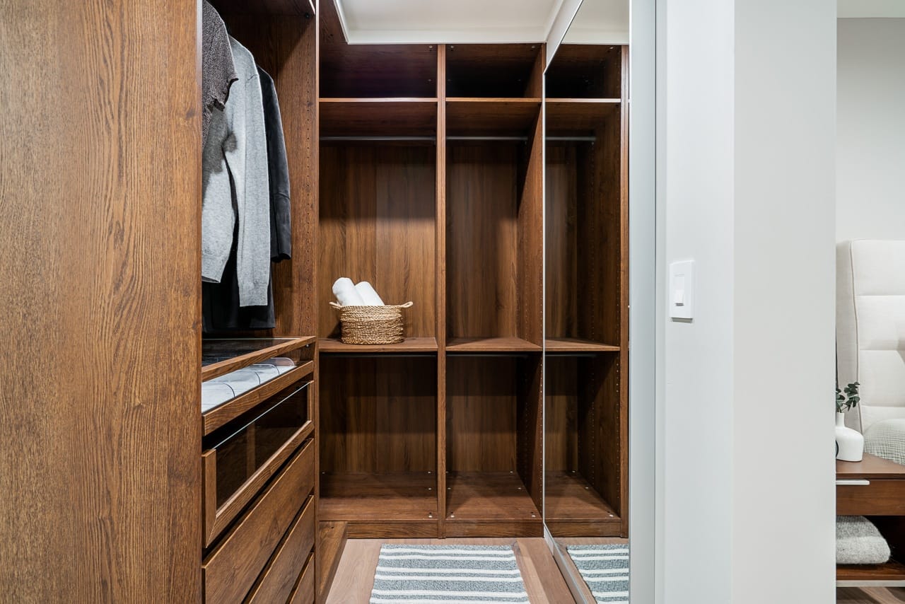 495-Gordon-Avenue-West-Vancouver-27-2305