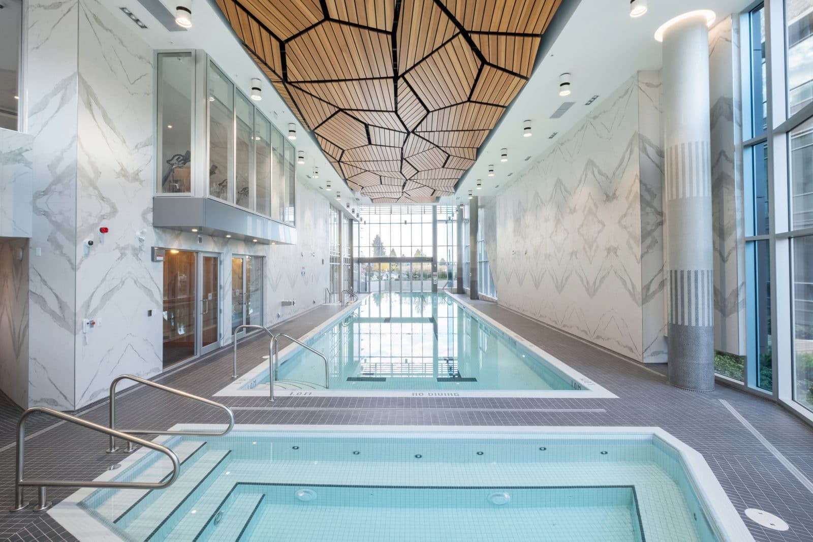 2-Denna-Club-Pool-Hot-Tub-1600x1067-1556
