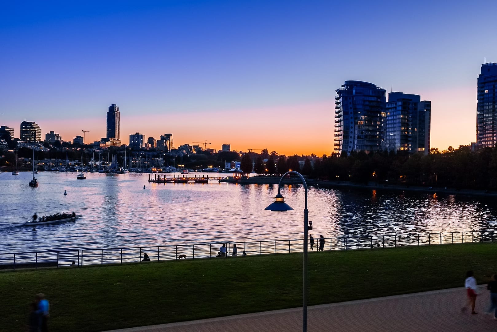 TH 109 1383 Marinaside Crescent Vancouver-26