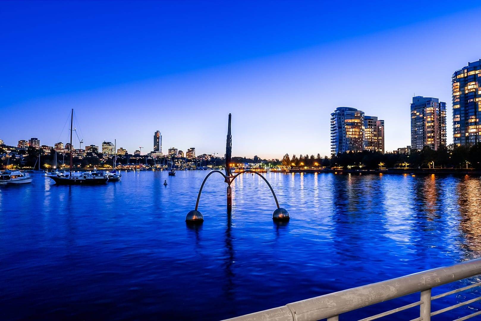 TH 109 1383 Marinaside Crescent Vancouver-32